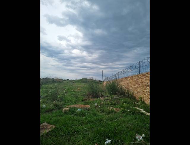 738M² VACANT LAND FOR SALE IN LENNOXTON